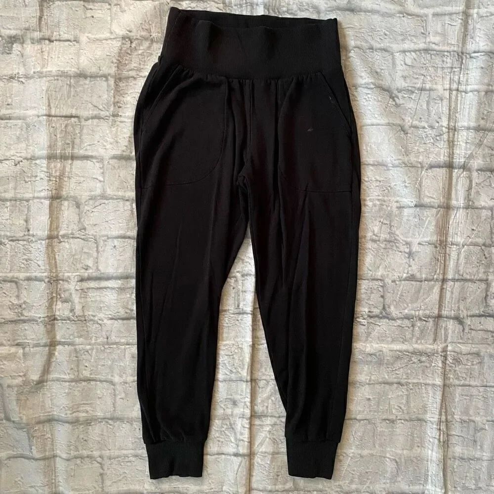 Nike women S high waist pull on jogger pants w/drawstring & frontâpockets